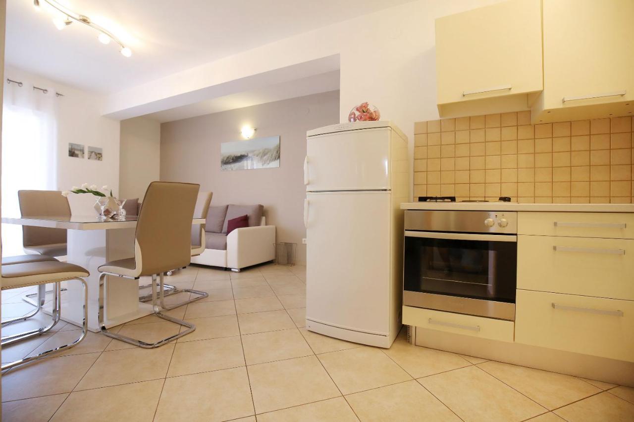 Apartments Tony Biograd Na Moru Exterior photo